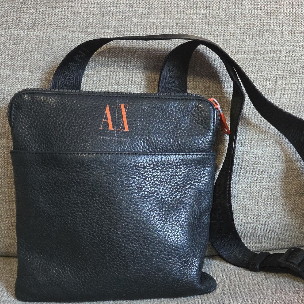 Armani Exchange L E ather Crossbody Unisex